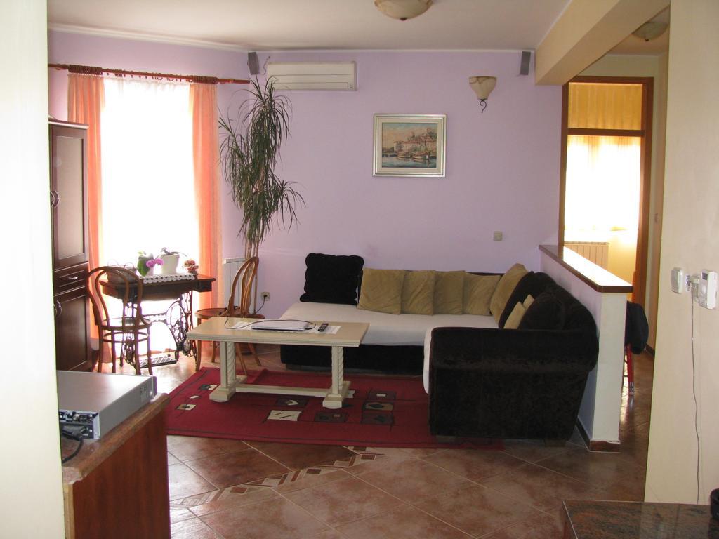 Apartment Megi Tribunj  Room photo