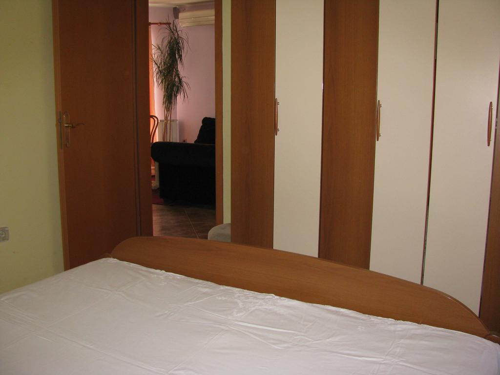 Apartment Megi Tribunj  Exterior photo